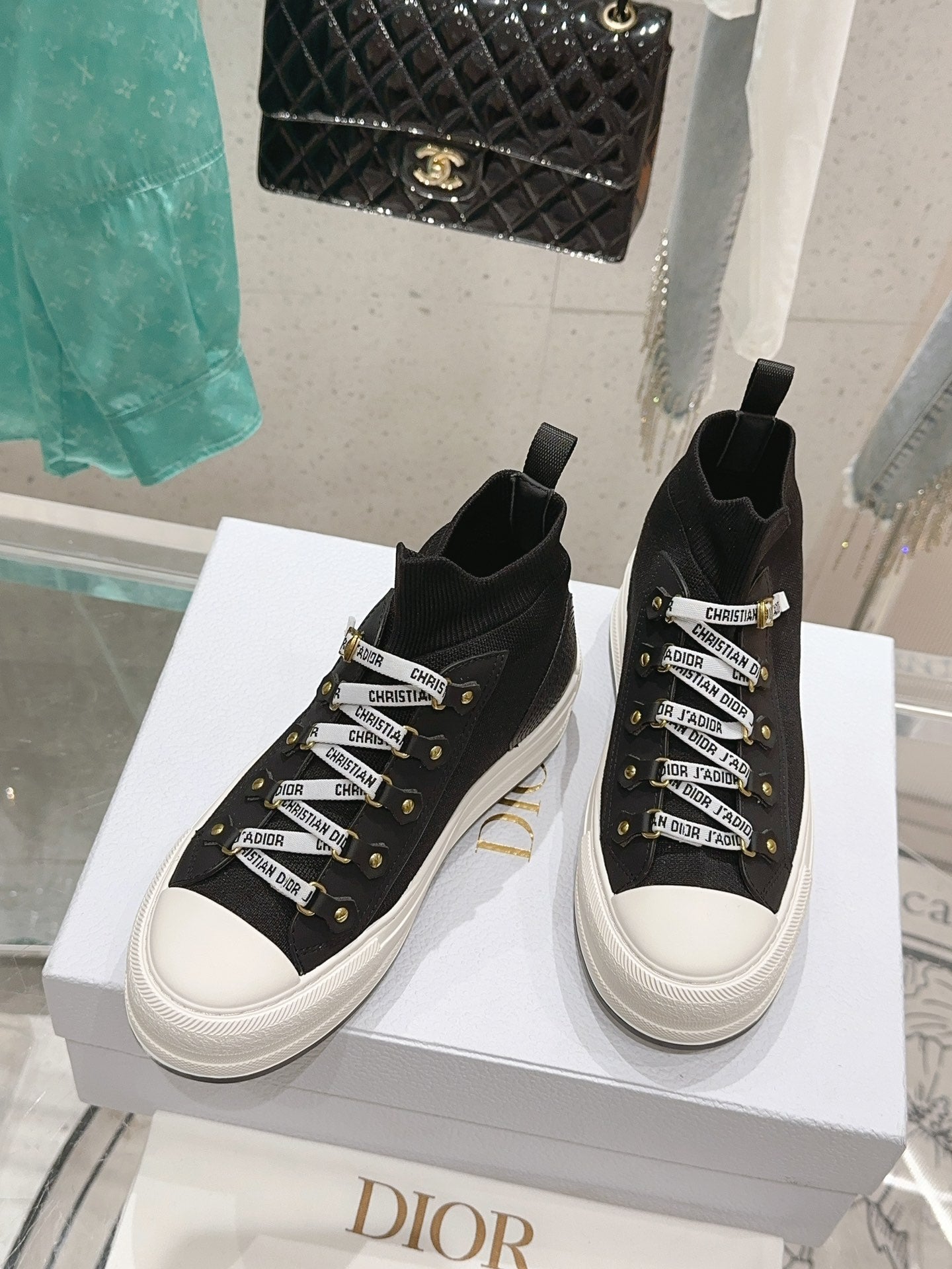 Sneakers