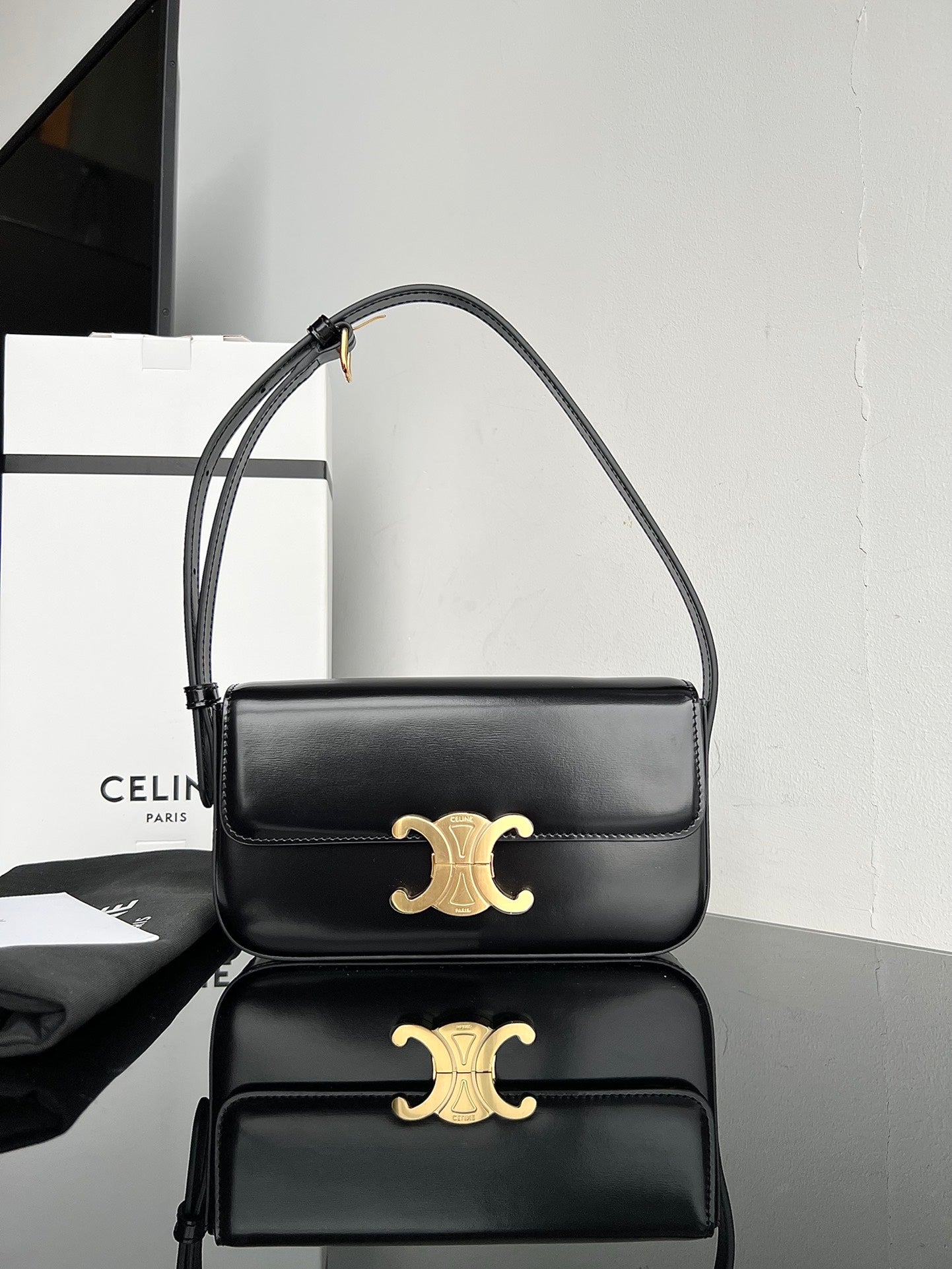 Handbag