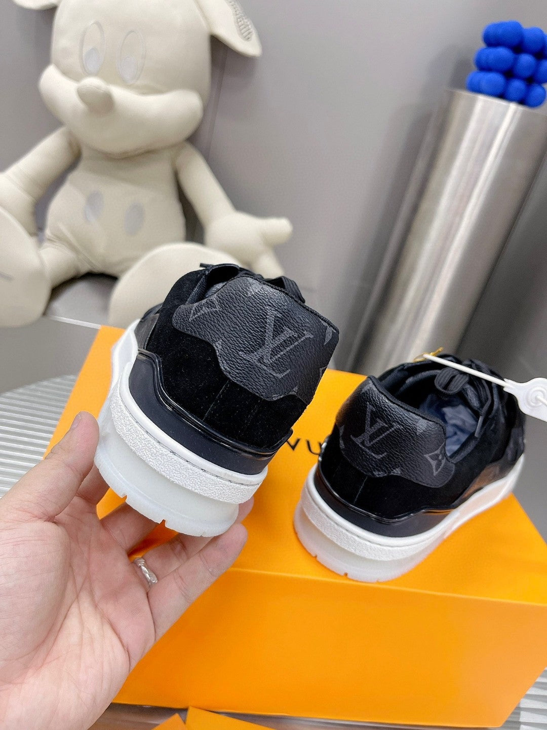 Sneakers