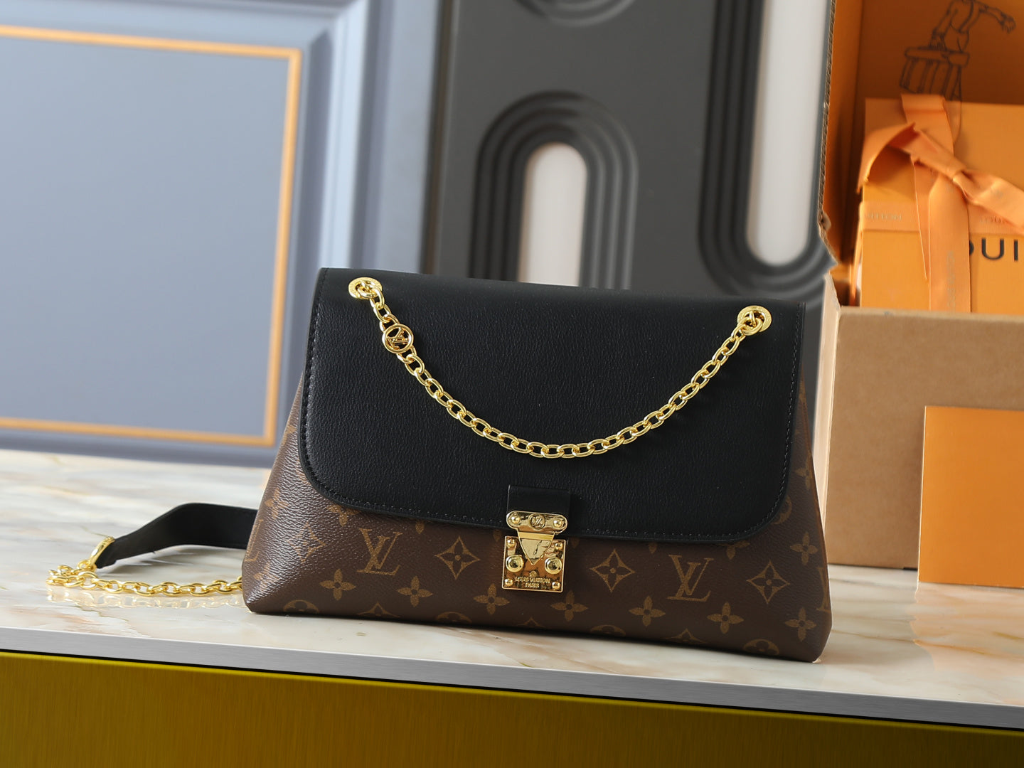 Handbag