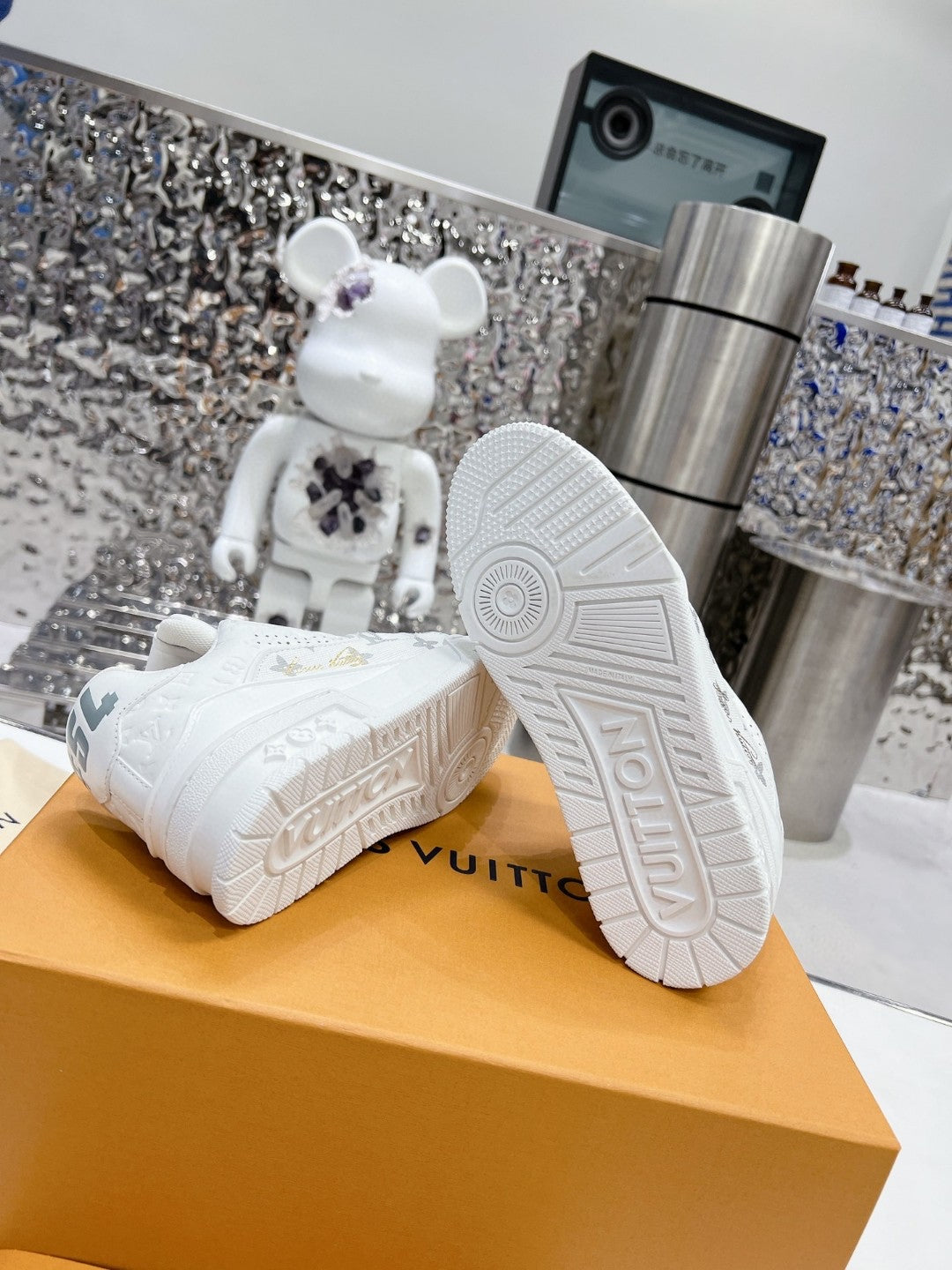 Sneakers
