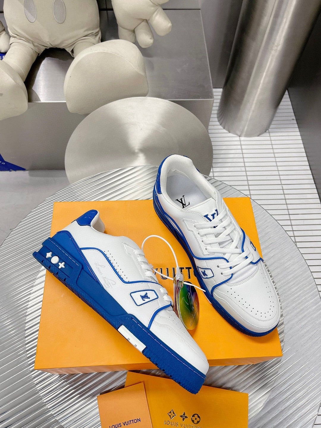 Sneakers