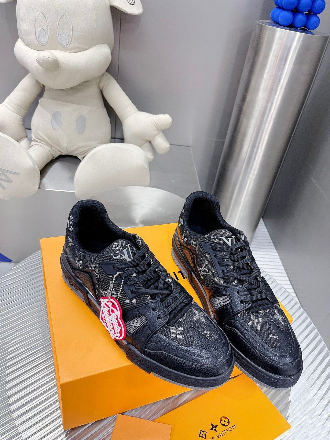 Sneakers
