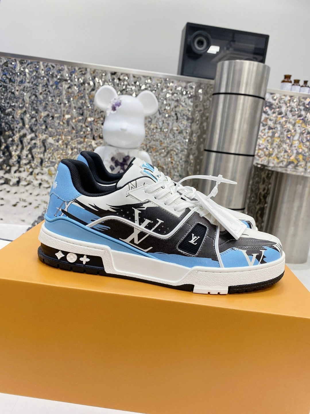 Sneakers